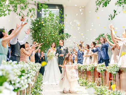 ふたりの未来を探す旅
ご結婚式という特別な一日に
大輪の笑顔の花が咲くように