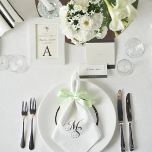 ネーム入りナプキンでゲストのお迎えも喜ばれる！|エヴァウイン小山プレミアムスィーツの写真(283985)