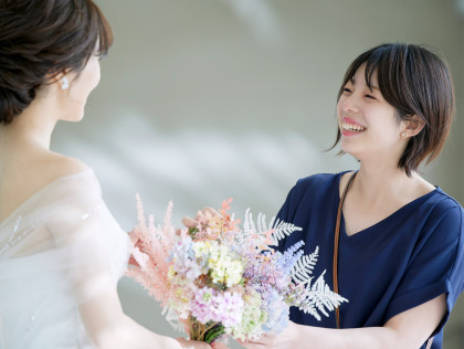ふたりの未来を探す旅
ご結婚式という特別な一日に
大輪の笑顔の花が咲くように