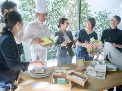 ふたりの未来を探す旅
ご結婚式という特別な一日に
大輪の笑顔の花が咲くように