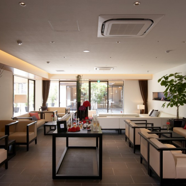 開放的な空間にはスタイリッシュな家具がたくさん並んでいます♪|アクアデヴュー佐賀スィートテラスの写真(328082)