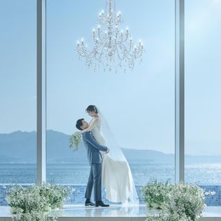 【チャペルで愛を誓いながら…】光と空のチャペルで幸せな未来を想像しつつ素敵な瞬間を残します