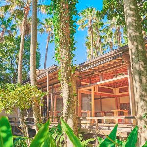 庭園の一角に佇む独立型神殿『先心亭』|奄美の里サウスヴィラガーデンの写真(34077468)