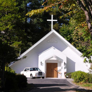 森の奥の可愛い教会|セントブライズ蓼科高原教会（クレモウェディング諏訪）の写真(22578531)