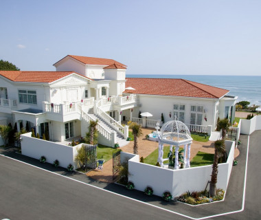 SEA SIDE WEDDINGといったらアジュール★☆