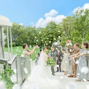 1組貸切の緑豊かなガーデンでの過ごし方はふたり次第◎♪フォトタイムやケーキイベント、ガーデン人前式、オリジナルビュッフェなど自由自在に楽しもう！ペットもOK★|Argent Parme（アージェントパルム）●BRASSグループの写真(47287306)