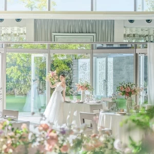 パーティ会場は広大なガーデンとひと繋がり＊ガーデンからのサプライズ登場や、アージェントパルム名物！車入場など、ガーデンとの繋がりを活かした演出でゲストを驚かせよう！|Argent Parme（アージェントパルム）●BRASSグループの写真(44919952)