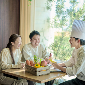 アージェントパルムでは当日の結婚式に向けて料理のお打合せをシェフと一緒に行います。旬食材やコースの説明はもちろん、おふたりの出身地やこだわりに合わせたご提案も♪|Argent Parme（アージェントパルム）●BRASSグループの写真(44917448)