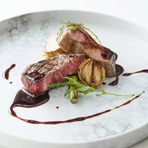 「料理が決め手」という声もいただくほど好評な創作フレンチ。幅広い年齢層のゲストが集まる結婚式だからこそ「すべてのゲストにやさしい料理」を目指します。フェアでは試食も♪|Argent Parme（アージェントパルム）●BRASSグループの写真(41344926)