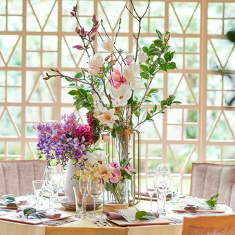 和装のイメージに合わせて和のテーブル装花もオーダー可能