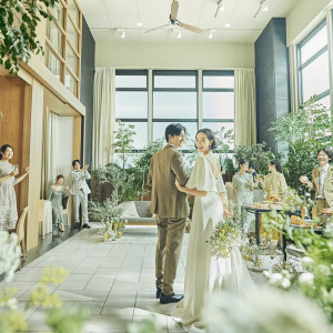 全天候型のお庭で楽しんで♪|アルカンシエル luxe mariage 名古屋（アルカンシエルグループ）の写真(45287997)