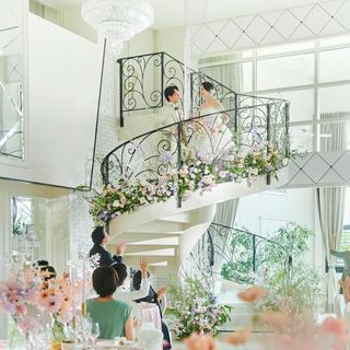 駅スグ★憧れ大階段&おもてなしパーティでホメられ花嫁に変身!