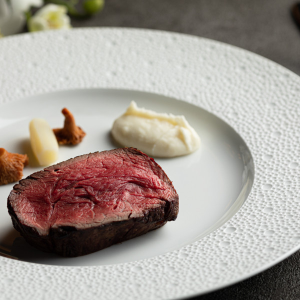 150年の歴史あるレストランが監修した料理を