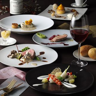 【1件目来館限定】レストランペアチケット(9,000円相当)プレゼント