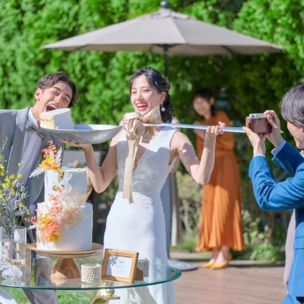 ケーキセレモニーも開放感あふれるガーデンで！