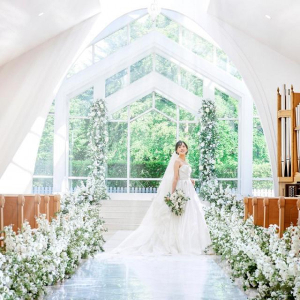 自然光があふれるチャペル