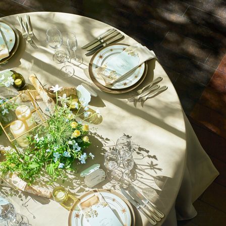 クリームベージュのクロスで上品×ナチュラルにアレンジ|アートグレイス フォレスト迎賓館の写真(36330633)