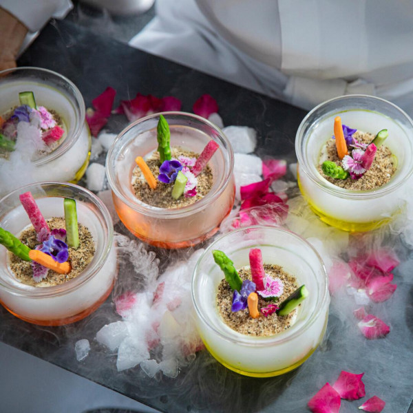 アイデア豊富なシェフと創る完全オリジナルメニュー!