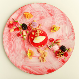 パティシエ特製のデザートは一皿ずつ丁寧仕上げる芸術の一皿|BIANCARA HILLSIDE TERRACE（ビアンカーラ ヒルサイドテラス）の写真(35003374)