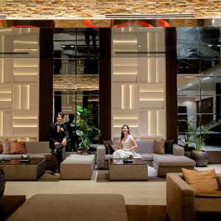 ビアンカーラのロビーでは、上質なサービスでゲストをおもてなし。ここからはじまる幸せな一日。