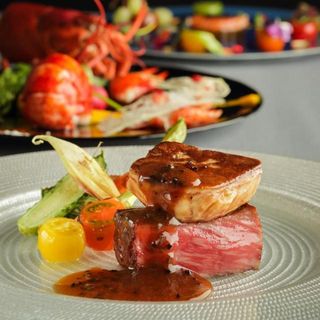 季節の食材を使用し、目にも美しくまた素材の繊細な味にこだわるビアンカーラフレンチ