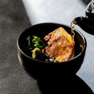 ビアンカーラヒルサイドテラスでしか味わうことのできない「フォアグラひつまぶし」。贅沢な逸品