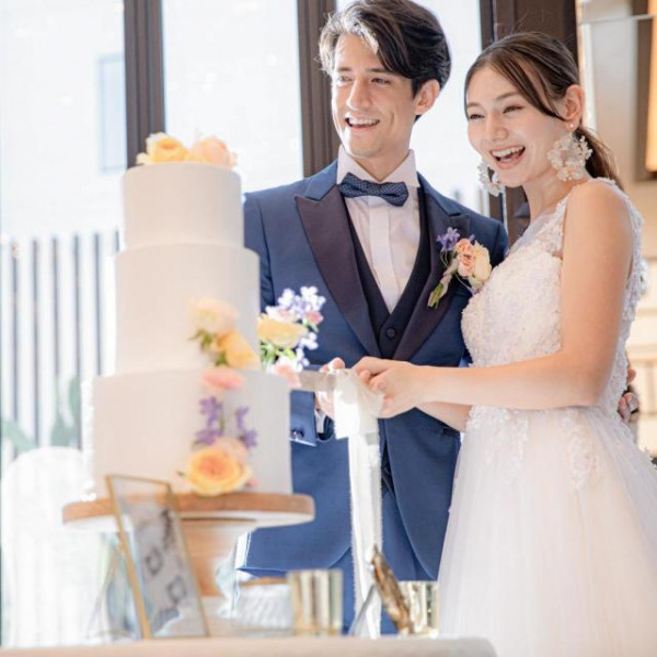 ヒロイン気分を盛り上げるスイートで夢のような空間は自然光が会場全体を優しく包み込む。