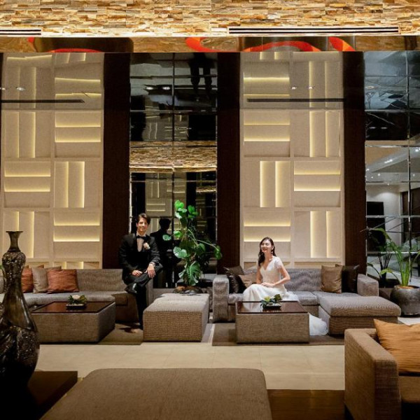 一歩足を踏み入れた瞬間からずっと、ゲストに心地よさを感じてほしいこだわりのロビー。