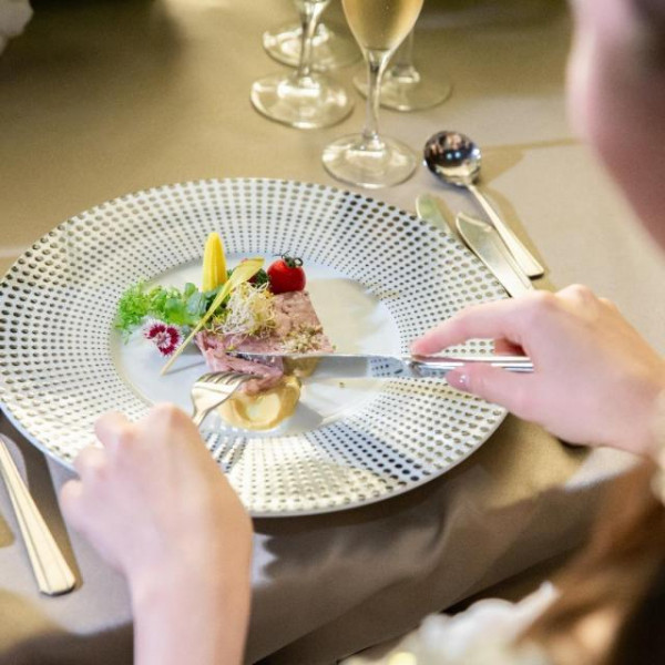 季節の食材を使用し、目にも美しくまた素材の繊細な味にこだわるビアンカーラフレンチ