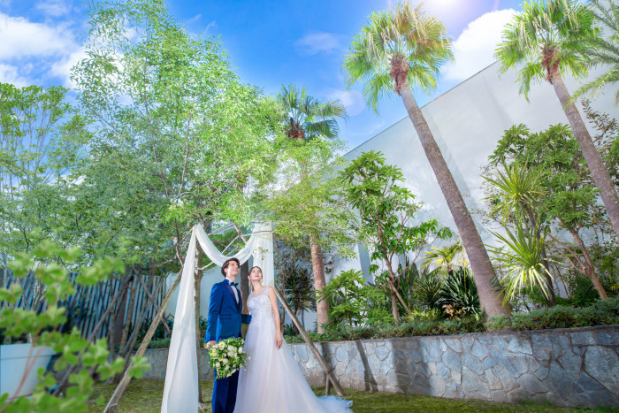 キャンドル輝くチャペル入場と豪華コース試食を無料で体験。少人数婚にも最適なビアンカーラへ！