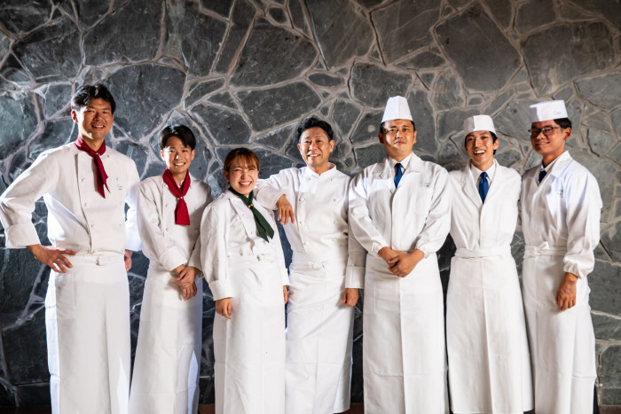 キャンドル輝くチャペル入場と豪華コース試食を無料で体験。少人数婚にも最適なビアンカーラへ!