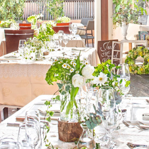 白とグリーンのコーディネート|少人数専門のウエディングハウス　マ メゾン【Ma maison】の写真(56343872)