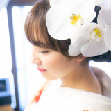 和装に合わせ、大きな胡蝶蘭で気品あふれる花嫁に仕上がりました