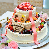 フルーツいっぱいのウェディングケーキ♡
