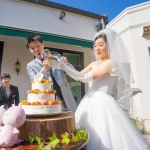 プライベートガーデンで叶うケーキカット|ザ・ハウス・オブ ブランセの写真(7445685)