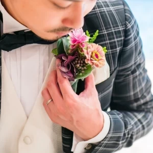 ＃チャペル＃水＃光＃石＃緑＃自然＃ナチュラル＃ブートニア＃タキシード＃前撮り|GLOBAL WEDDING DIADE (ディアーデ)の写真(6941054)
