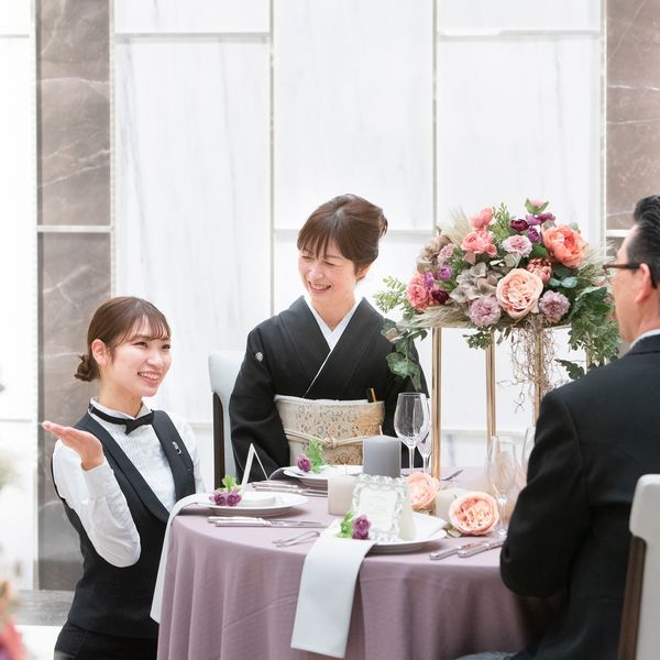 ＃披露宴＃パーティー＃貸切＃ラグジュアリー＃大人＃グレージュ＃コーディネート＃サービス|GLOBAL WEDDING DIADE (ディアーデ)の写真(20446861)