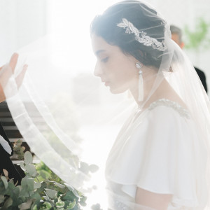 ベールから見える花嫁の表情
ドレスに合わせたメイク・ヘアメイクが花嫁の美しさを引き立たせます|ザ・ラシュランコートの写真(11552809)