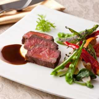 ご成約のカップルに大好評の料理を特別に【ランクアップ】にてご用意します!