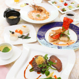 彩音自慢のお料理は季節の食材を使うため四季に合わせ4回変わります。フレンチベースの創作料理と和洋折衷料理、どちらもお箸でも食べ易いように工夫されています。