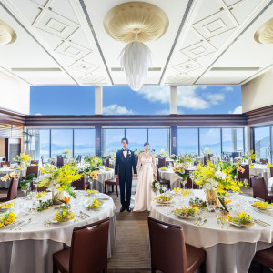 ◆The villa 1st◆アジアンリゾートをコンセプトに大人数にも対応可能な披露宴会場。広いからこそ叶う演出や併設されているプール付きガーデンからの入場でサプライズも|ノートルダム広島/FIVESTAR WEDDINGの写真(55019469)