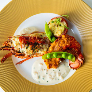 美景を眺めながら堪能する彩り香り五感で味わう美食。軽快な音と食欲をそそる香りで料理への期待が高まる設備が充実。試食会では黒毛和牛を含む4品/2万円相当の内容が楽しめる！！|ノートルダム広島/FIVESTAR WEDDINGの写真(52643959)