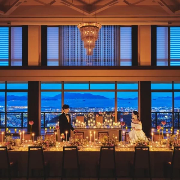 ナイトウェディングが人気なのはノートルダム広島ならでは！夜景をゲストと楽しむためにキャンドル演出も◎