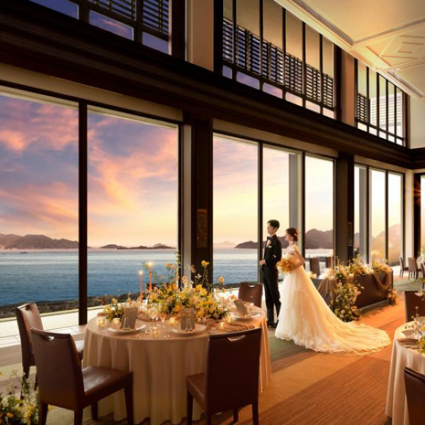 昼夜の景色を楽しめるのも当式場ならでは！ナイトウェディングも大人気★冬だからこその澄み渡る景色を！！