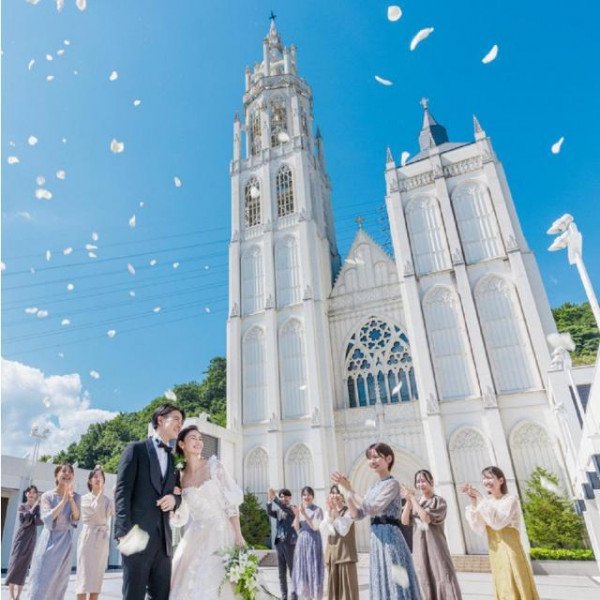 ご家族ご親族様だけでも贅沢に館内を使ってみて！一生に一度の結婚式だからこそ背伸びするくらいがいいかも