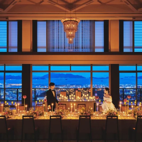 ナイトウェディングが人気なのはノートルダム広島ならでは！夜景をゲストと楽しむためにキャンドル演出も◎