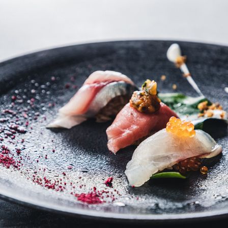 幅広い世代の方に美味しいをお届け。その中でも鮨は大人気料理のひとつ。|MARRYGOLD KURUME(マリーゴールド久留米)の写真(28752067)