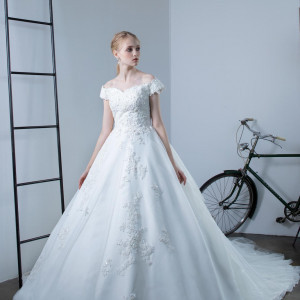 全国トップクラスの保有数。運命の1着を見つけて