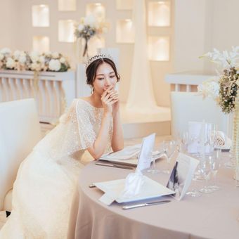 ドレスに合わせたお洒落なコーディネート