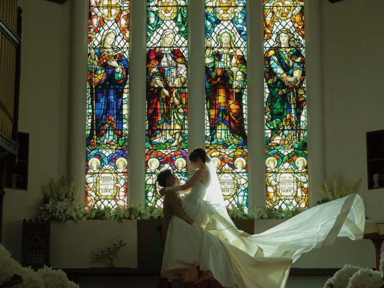 本格チャペルでまるで結婚式のような写真撮影もできるのが魅力！